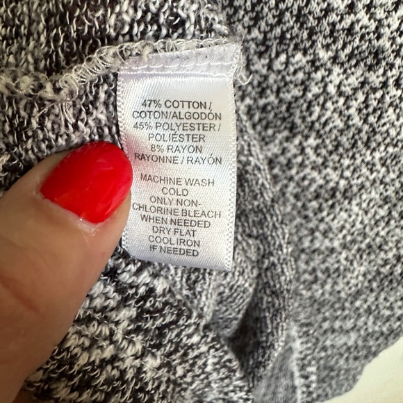 Lightweight pullover sweater - Picture 4 of 4